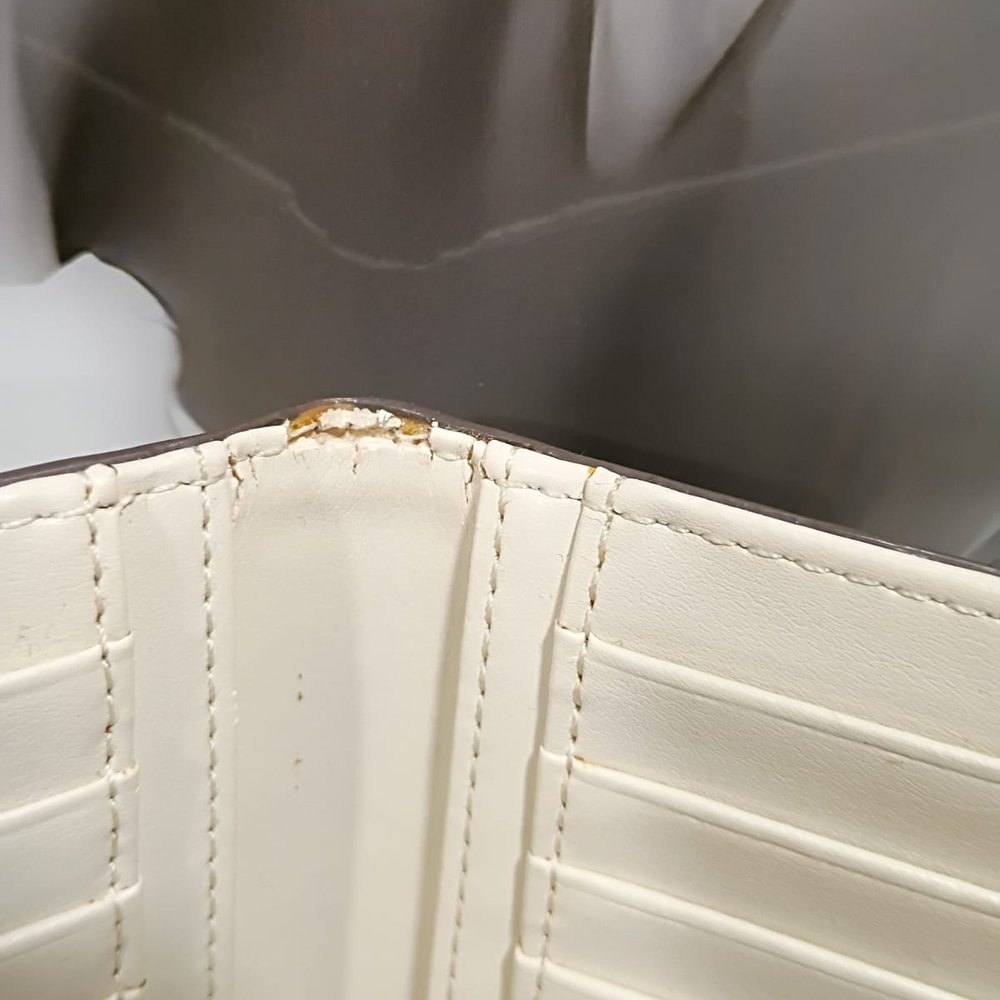 Kate Spade Ivory Wallet - Picture 4 of 6